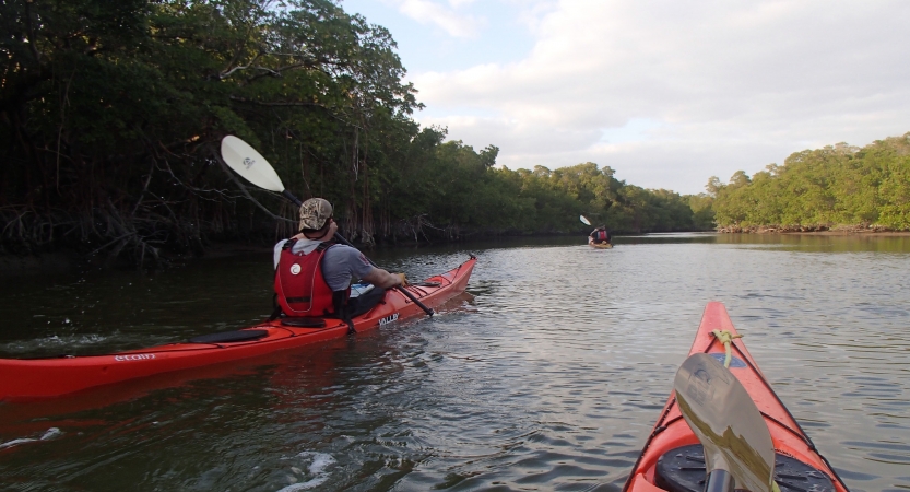 Veterans kayaking outdoor adventure in Florida